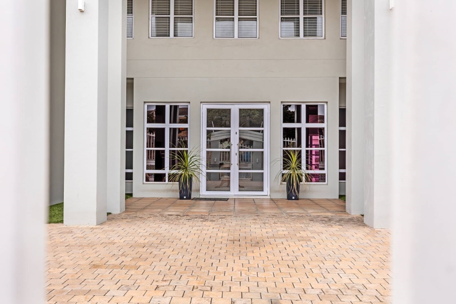 7 Bedroom Property for Sale in Flamingo Vlei Western Cape